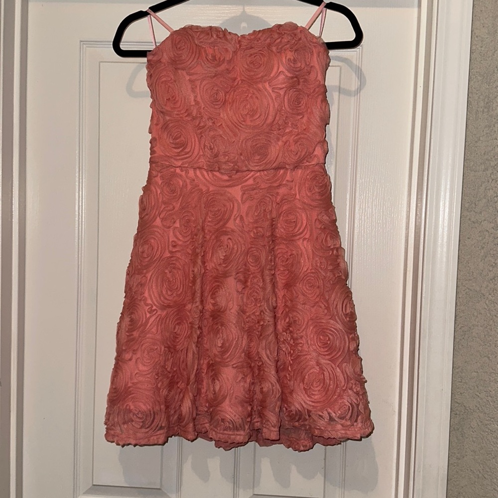 BEAUTIFUL STRAPLESS FLORAL PINK DRESS
